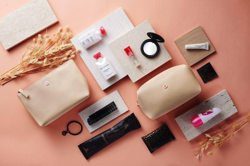 Potret amenity kit di penerbangan kelas bisnis Emirates (emirates.com)