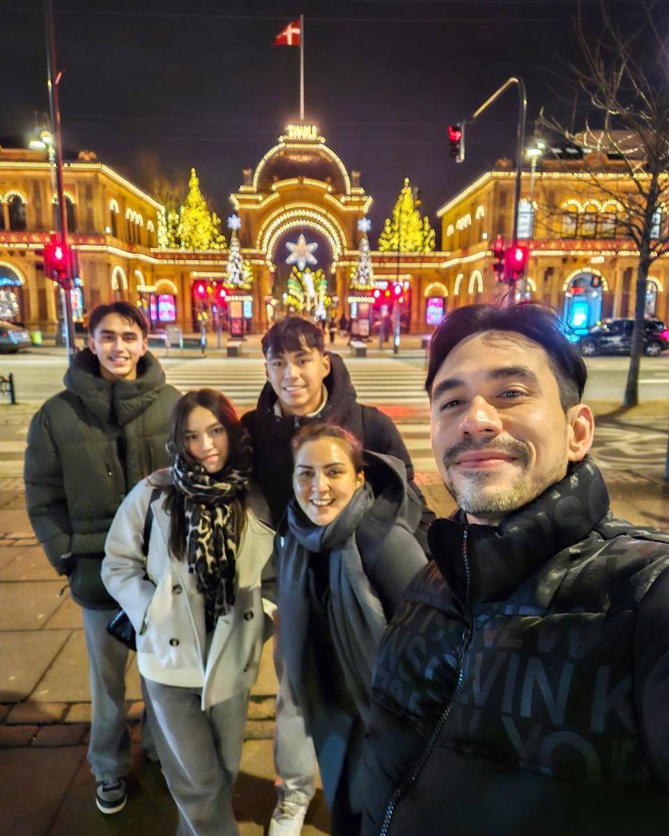potret artis rayakan Natal 2024 di luar negeri (instagram.com/darius_sinathrya)