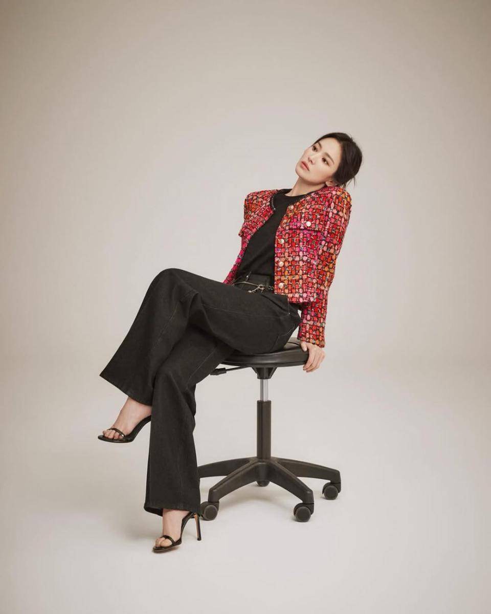 Inspirasi busana kerja ala Song Hye Kyo (instagram.com/kyo1122)