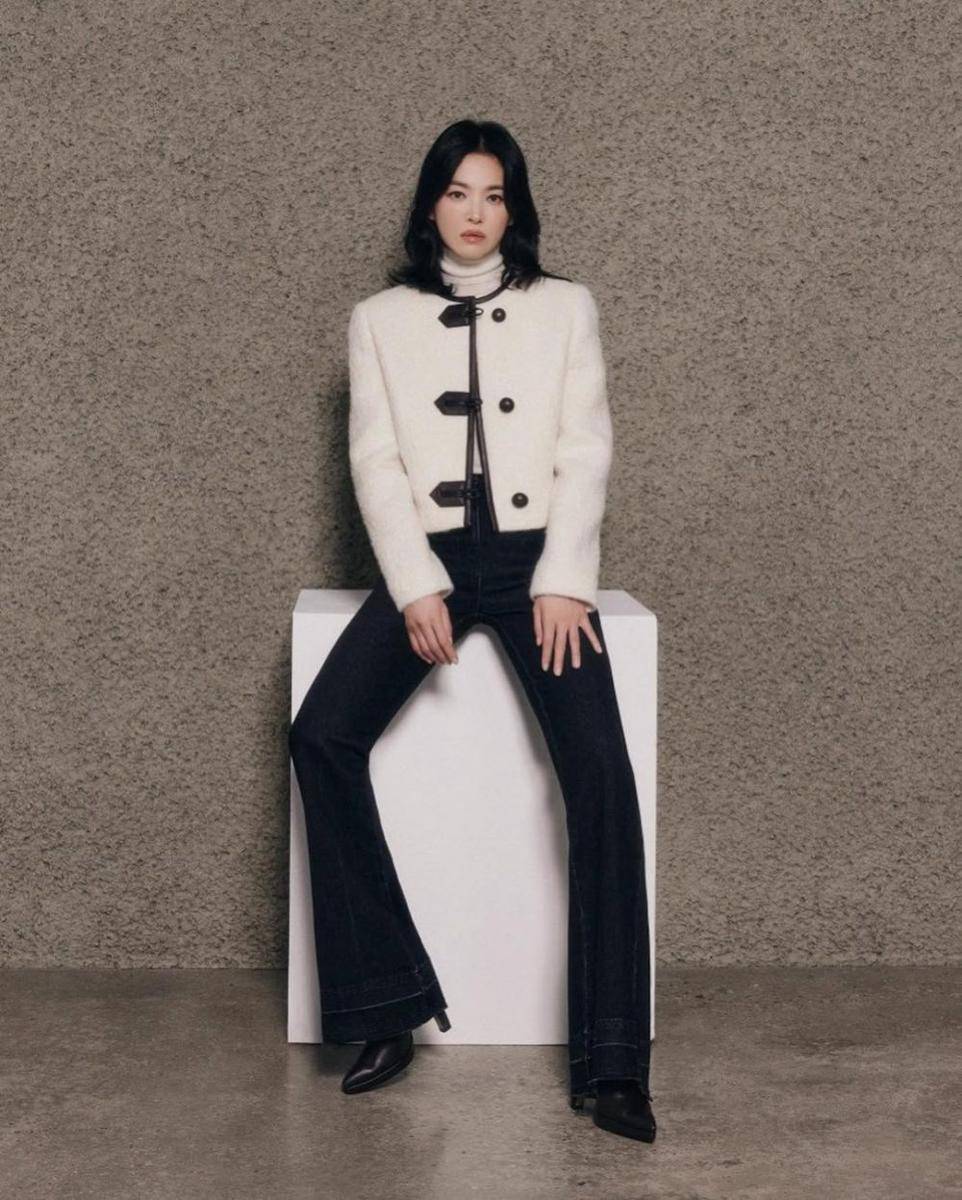 Inspirasi busana kerja ala Song Hye Kyo (instagram.com/kyo1122)