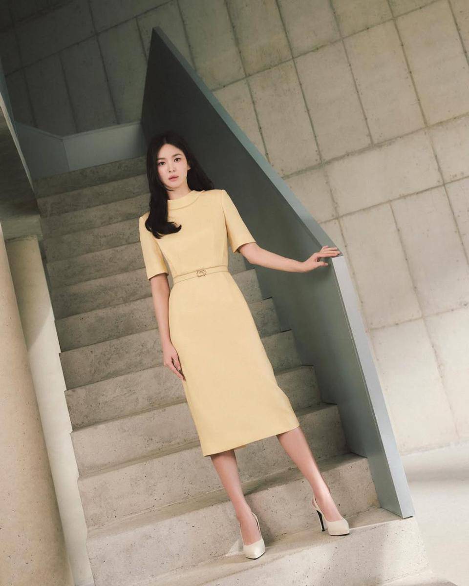 Inspirasi busana kerja ala Song Hye Kyo (instagram.com/kyo1122)