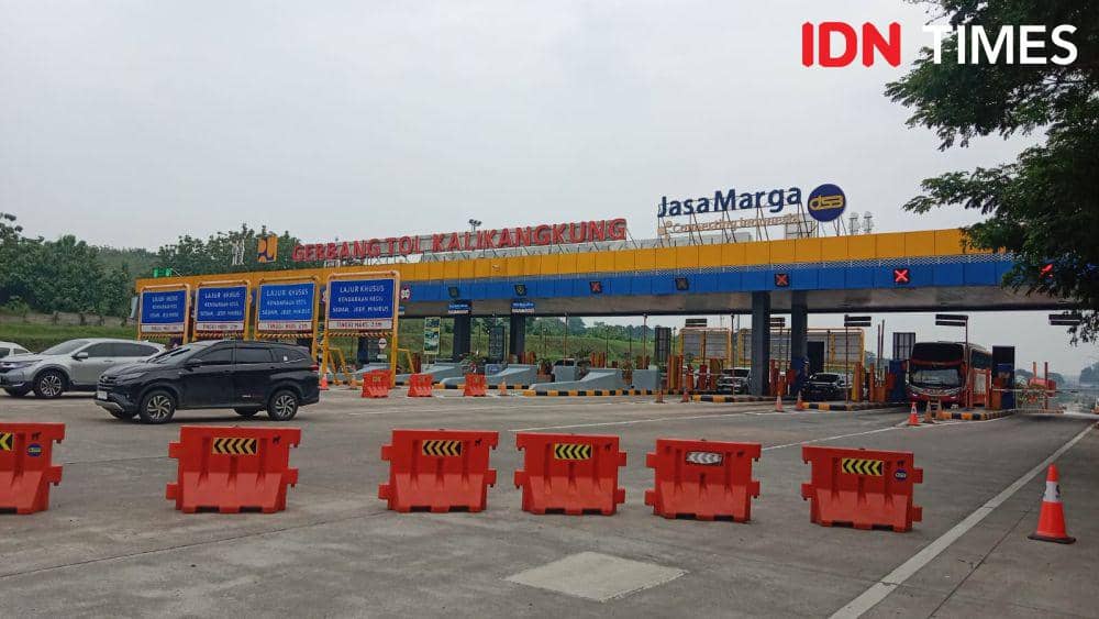 Cegah Laka Maut, Puluhan Pita Kejut Dipasang di Tol Semarang-Batang