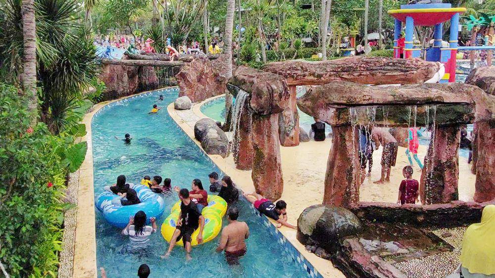 Keseruan di Citra Raya Water World (citrarayawaterworld.com)