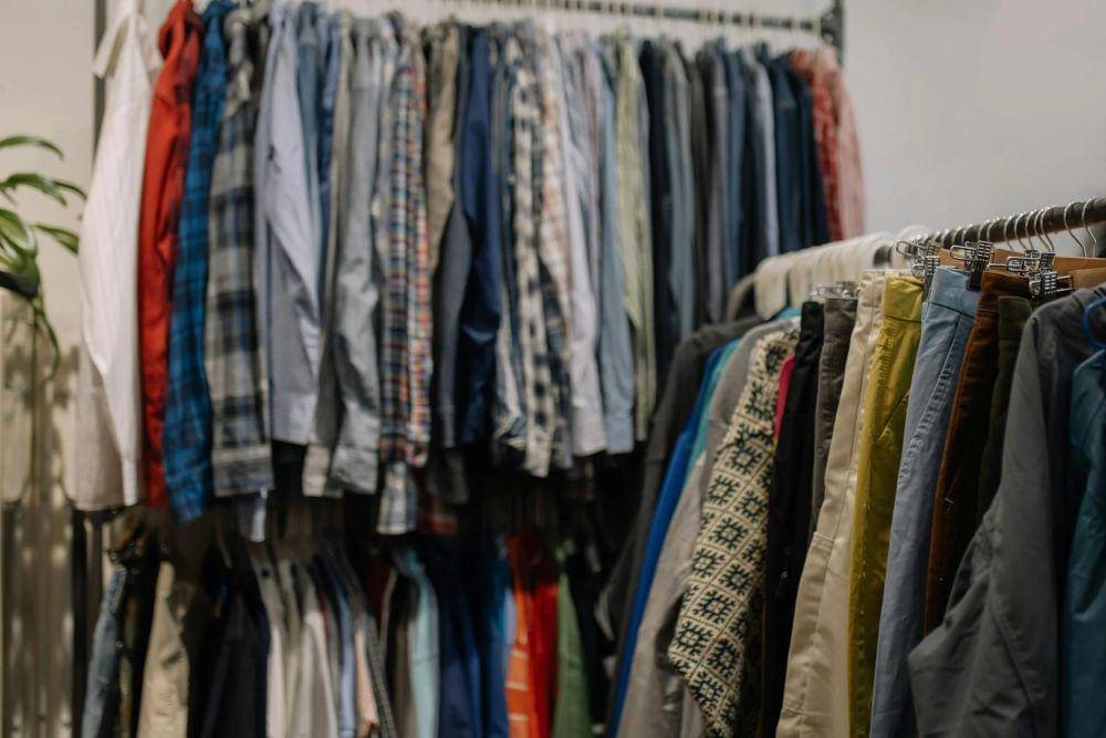 Thrift Store (Pexels/CottonbroStudio)