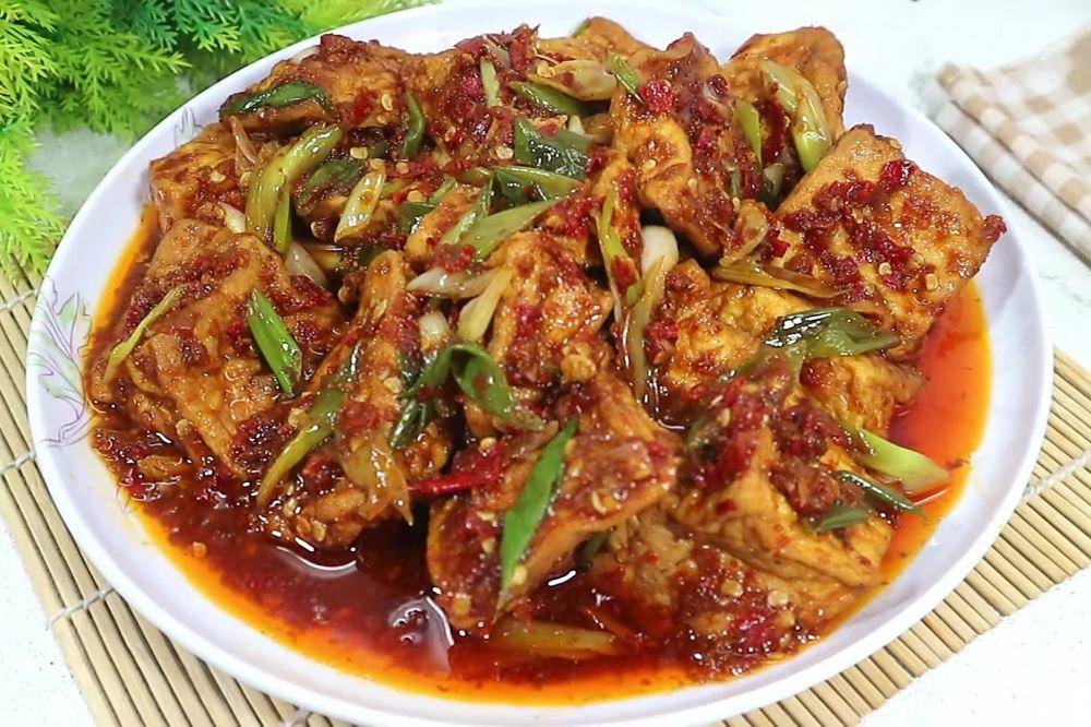 ilustrasi tumis tahu sambal kecap pedas (YouTube.com/Ardiyanti Ulyana)