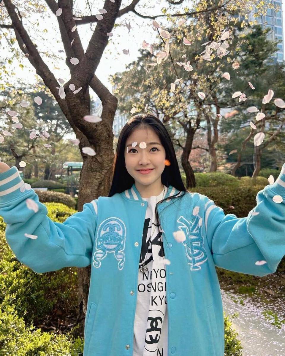 VVUP (instagram.com/vvup.official)