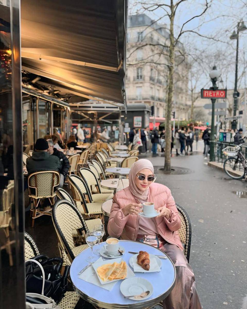 Syahnaz Sadiqah liburan di Prancis (instagram.com/syahnazs)