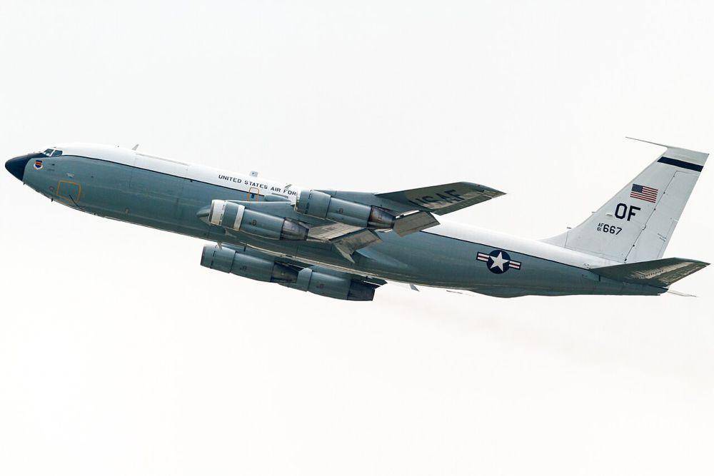potret pesawat militer AS yang digunakan untuk misi khusus, Boeing WC-135W Constant Phoenix (commons.wikimedia.org/Ken H)