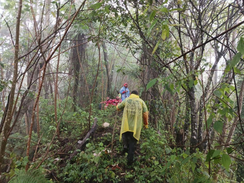 Pencarian 2 Pendaki Hilang di Gunung Agung Terkendala Cuaca