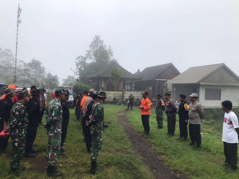 Pencarian dua pendaki Gunung Agung. (Dok.Basarnas Bali)