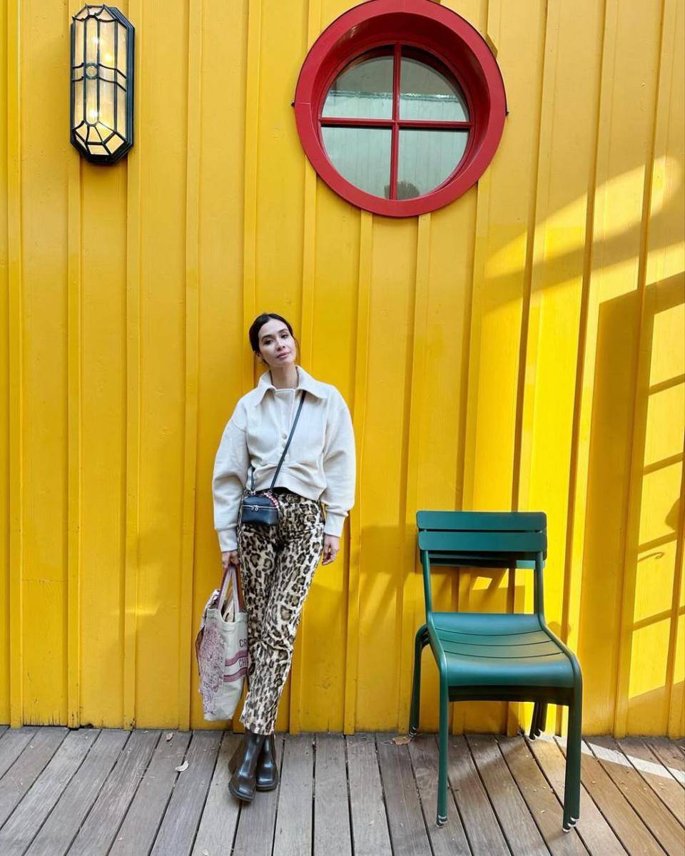 ide OOTD ala pemain film '2nd Miracle In Cell No. 7' (instagram.com/marshatimothy)