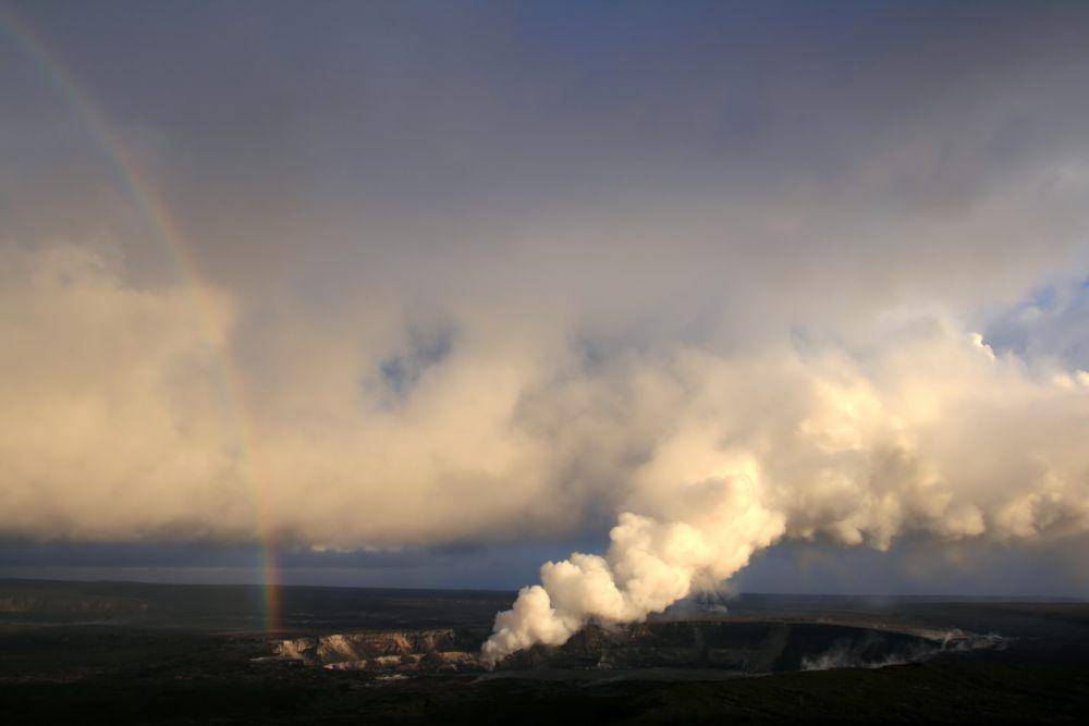 sulfur dioksida dari letusan Halemaumau (commons.wikimedia.org/Brocken Inaglory)Brocken Inaglory