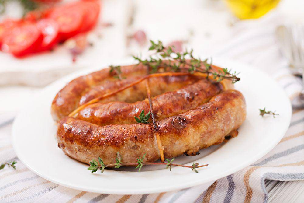 ilustrasi bratwurst (freepik.com/timolina)