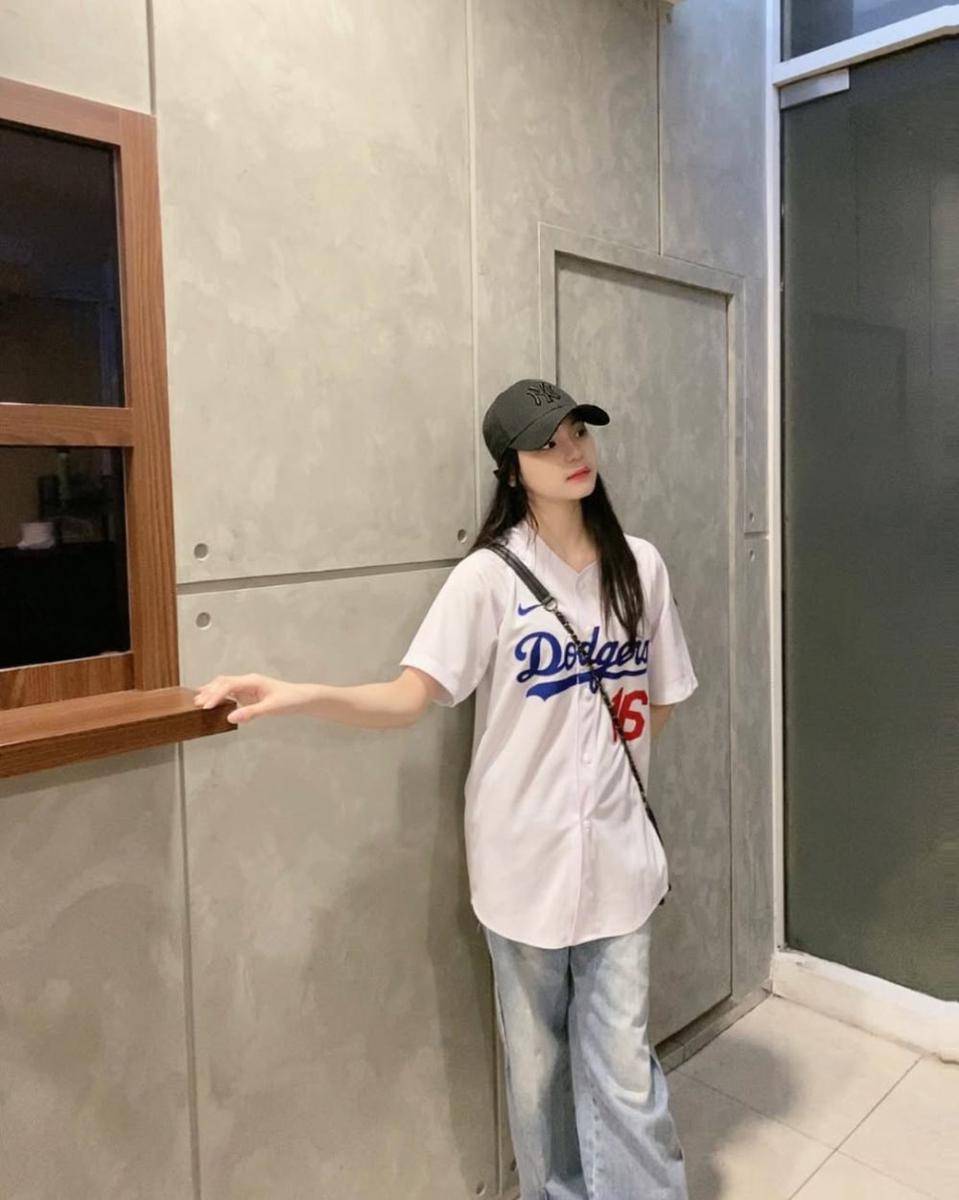 casual style ala Jazzlyn Trisha JKT48 (instagram.com/jkt48.trisha)