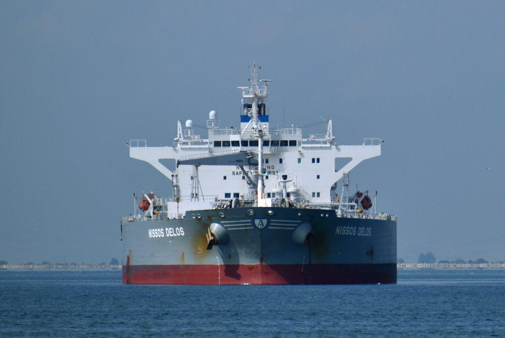 ilustrasi kapal tanker (unsplash.com/thanasis_p)