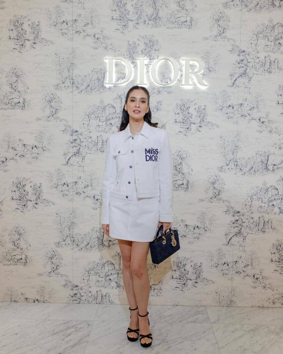 ide OOTD ala pemain film '2nd Miracle In Cell No. 7' (instagram.com/marshatimothy)
