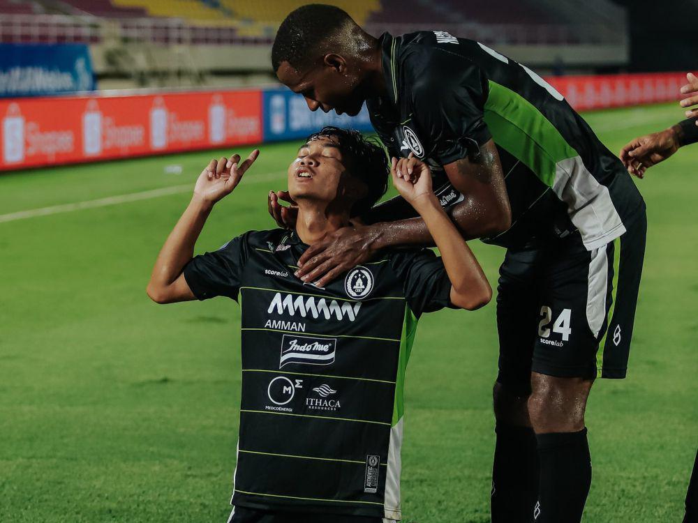 Pemain PSS Sleman, Dominikus Dion merayakan gol ke gawang Madura United. (Dok. Tim Media PSS)