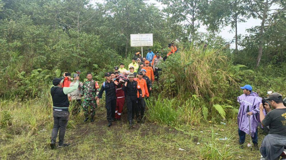 Evakuasi pendaki tersesat di Gunung Agung. (Dok. IDN Times/istimewa)