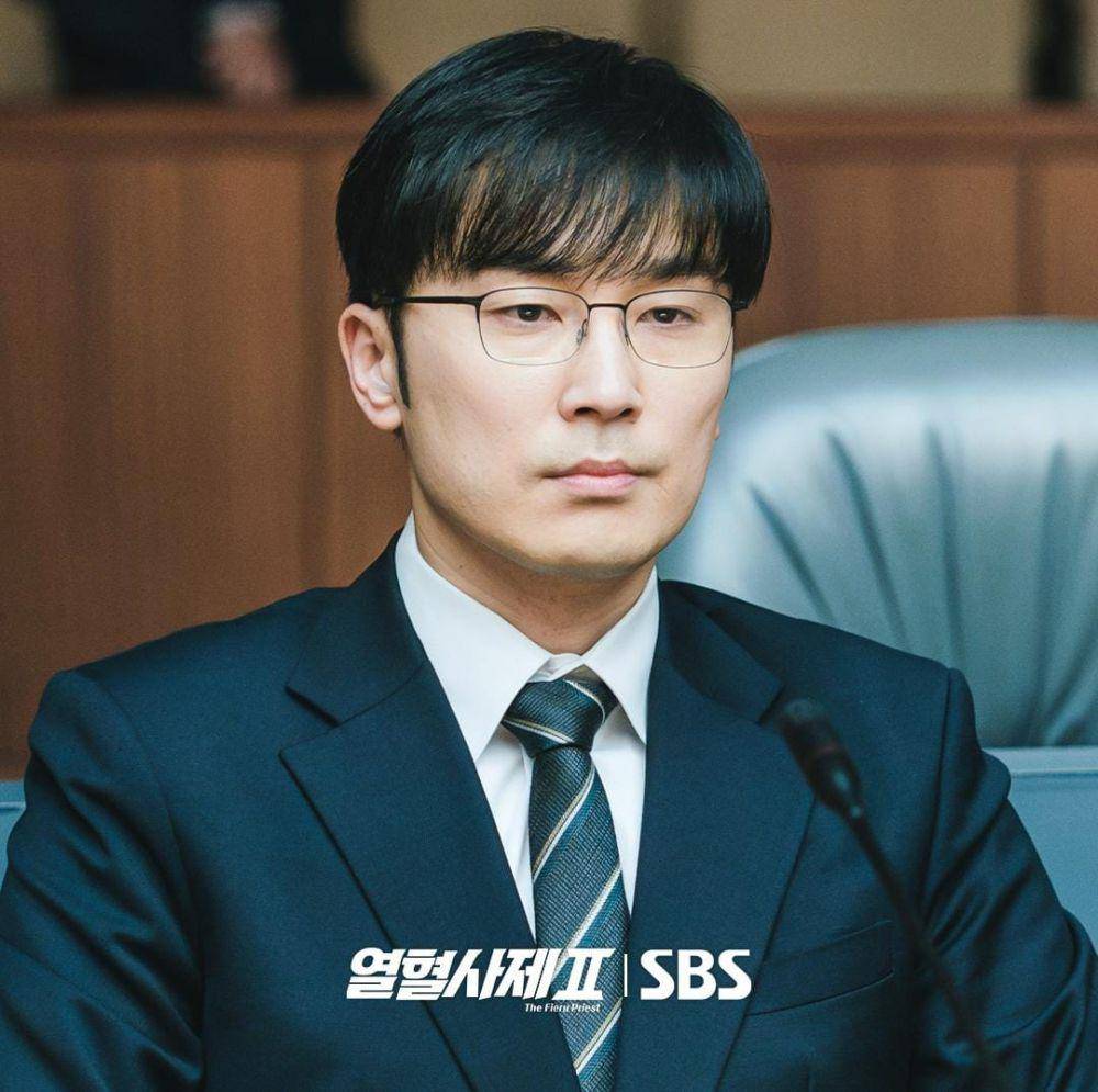 Seo Hyun Woo di drama The Fiery Priest 2 (instagram.com/sbsdrama.official)