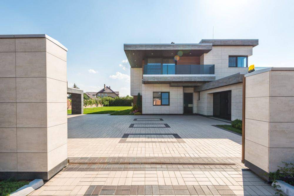 fasad rumah minimalis (pexels.com/Max Vakhtbovycn)