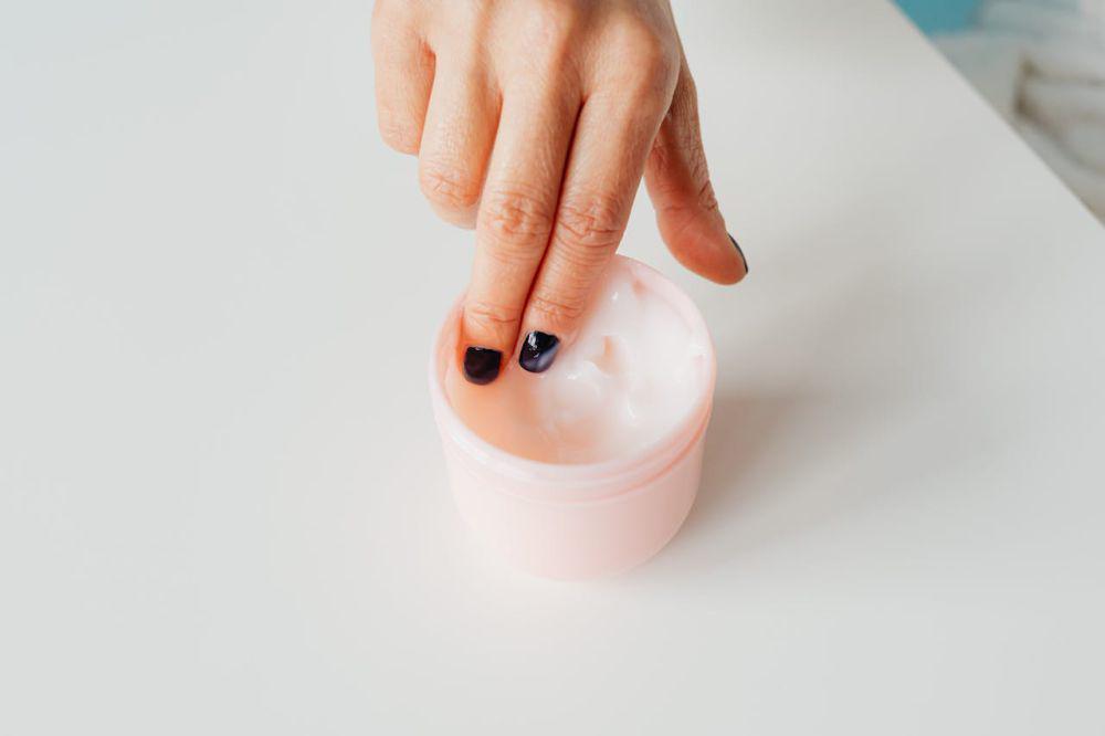4 Cara Cek Kandungan Skincare, Yuk Kritis sebelum Membeli