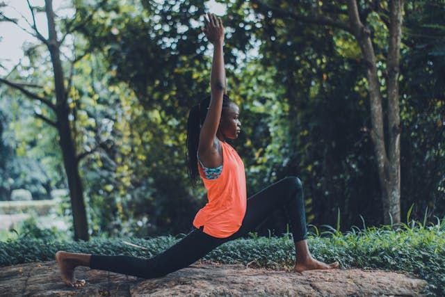 Teknik Penyembuhan Trauma, Apa Itu Somatic Yoga?