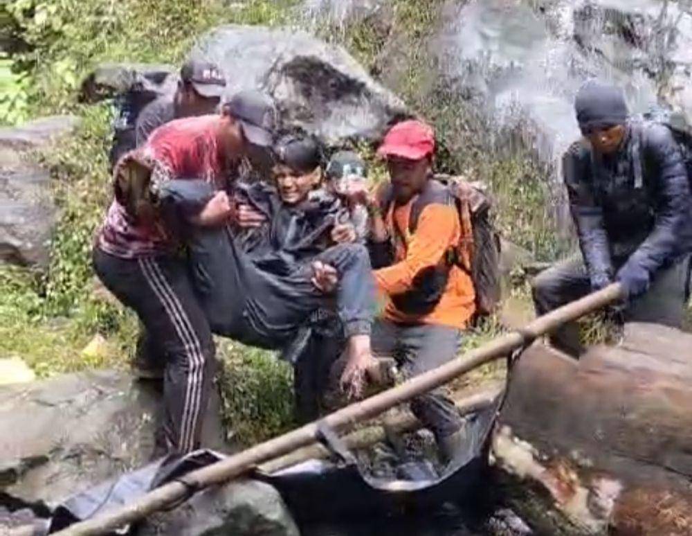 2 Pendaki Gunung Agung Ditemukan Selamat Setelah 3 Hari Hilang