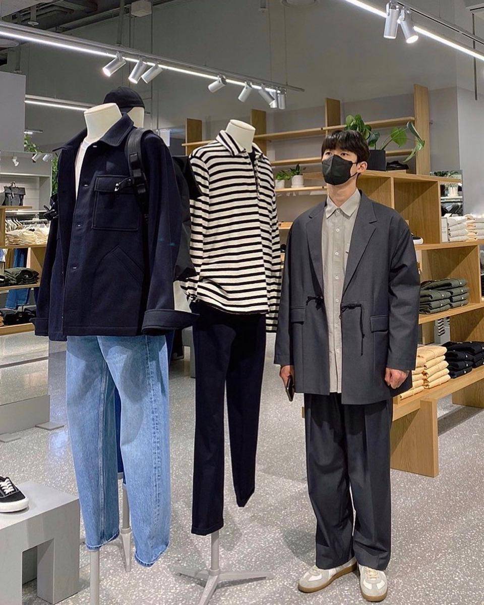 OOTD nuansa hitam ala Park Jeong Woo (instagram.com/jwp_its_me)