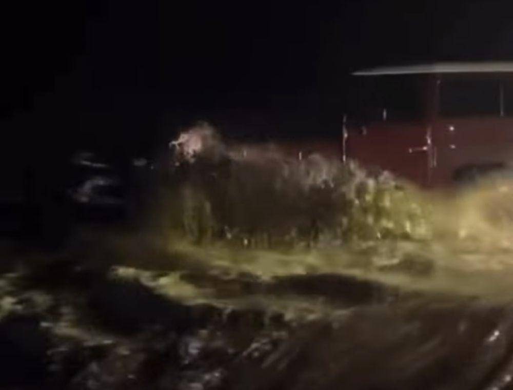 Banjir di Lembah Widodaren Gunung Bromo. (IDN Times/Istimewa)