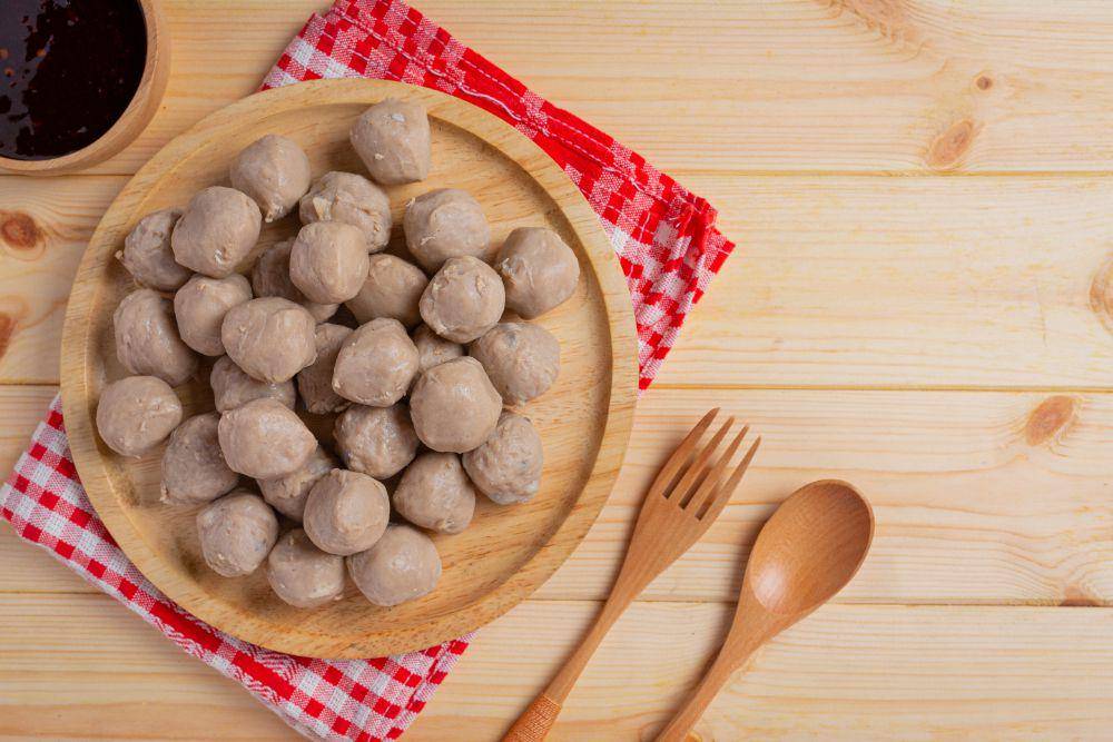 ilustrasi bakso (freepik.com/jcomp)