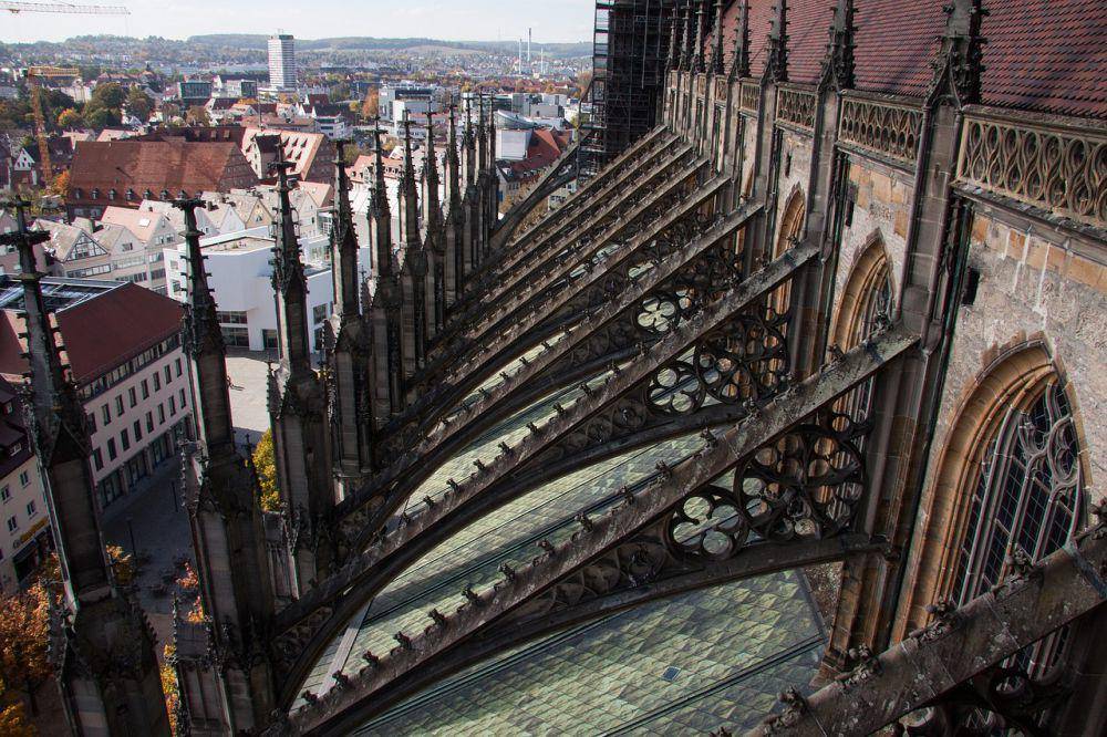 flying buttress menopang dinding (pixabay.com/Stux)