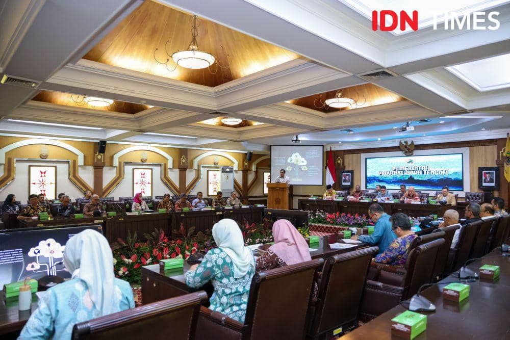 Jajaran Baleg DPR RI saat dengar pendapat dengan Pemprov Jateng. (IDN Times/Fariz Fardianto)