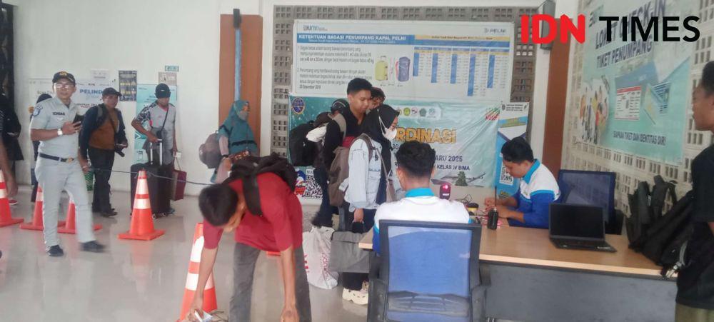 Penumpang di Pelabuhan Bima Membludak saat Nataru