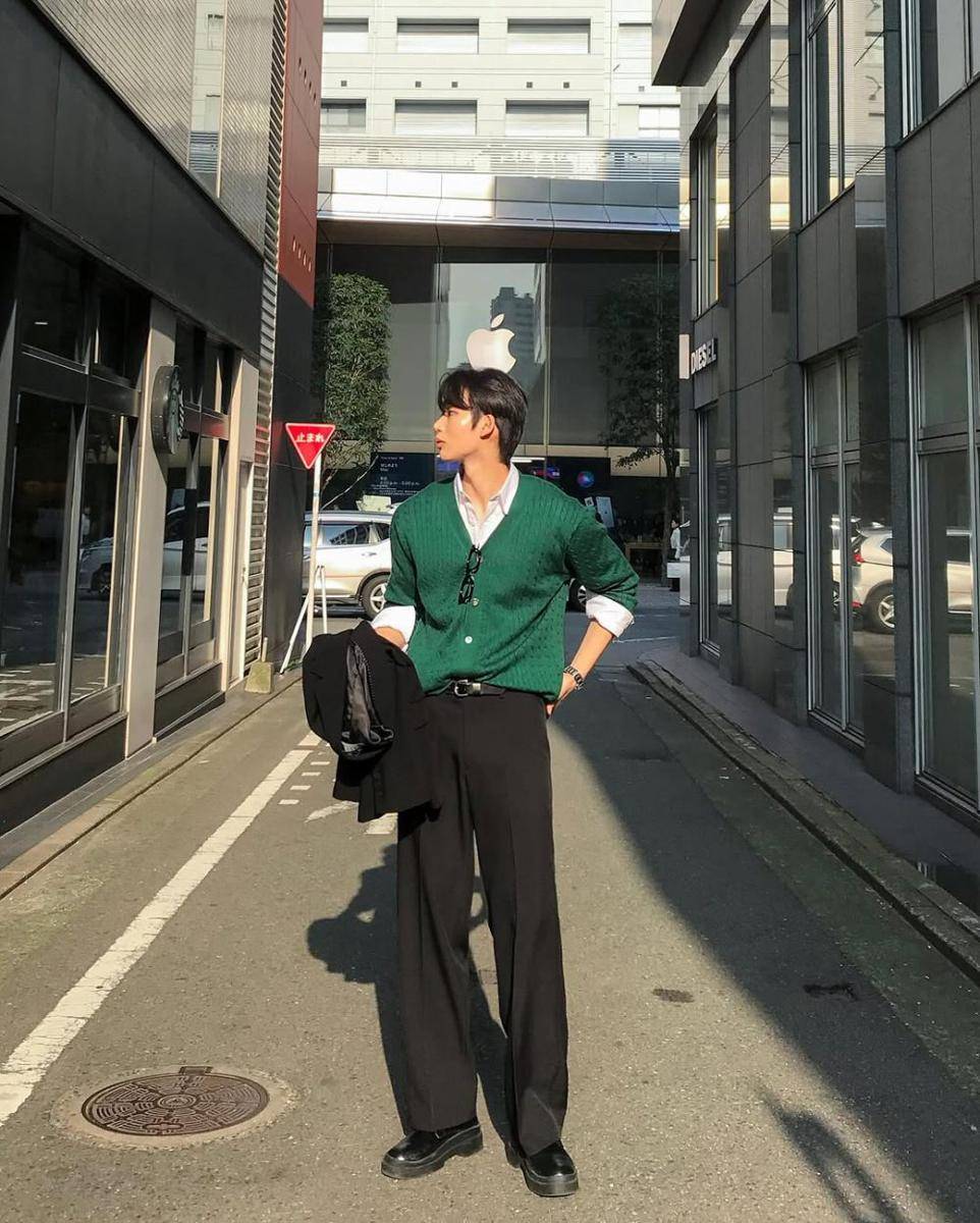 outfit fine dining romantis ala Kim Min Jun (instagram.com/185mg_)