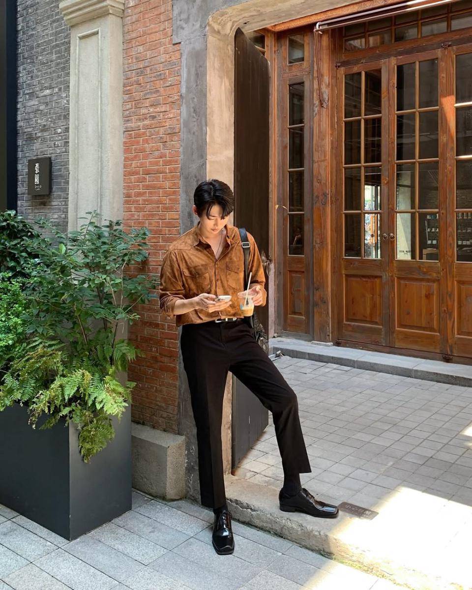 outfit fine dining romantis ala Kim Min Jun (instagram.com/185mg_)