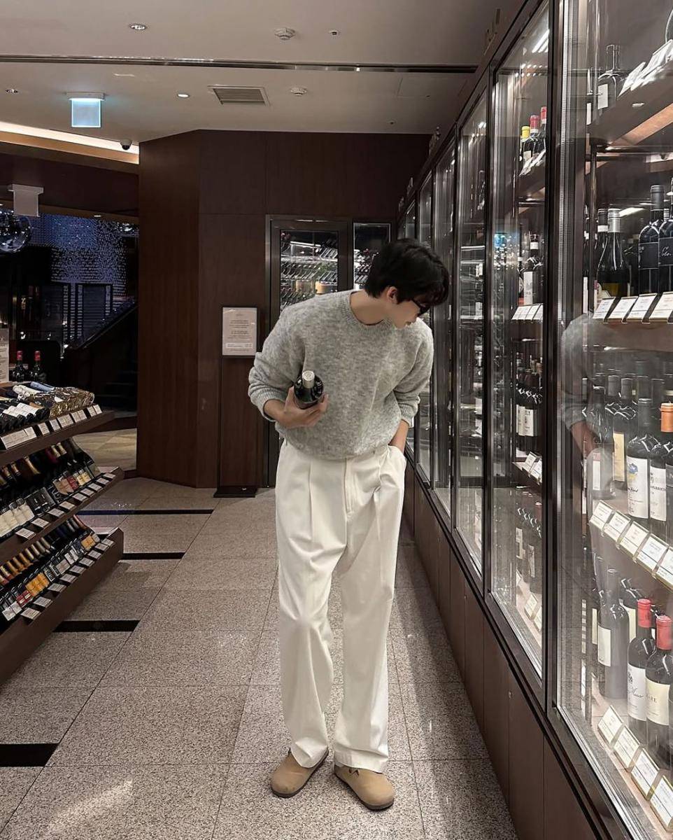 outfit fine dining romantis ala Kim Min Jun (instagram.com/185mg_)