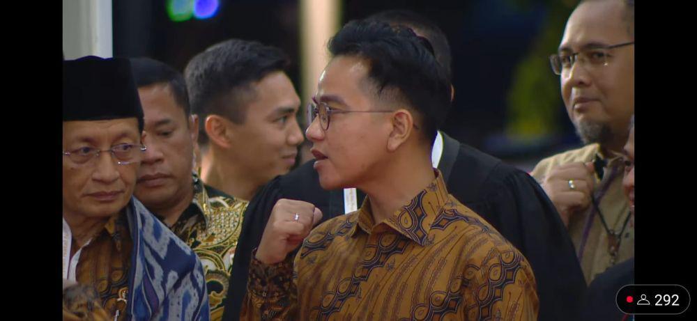 Gibran Hadiri Perayaan Natal Nasional 2024, Sempat Foto dengan Umat
