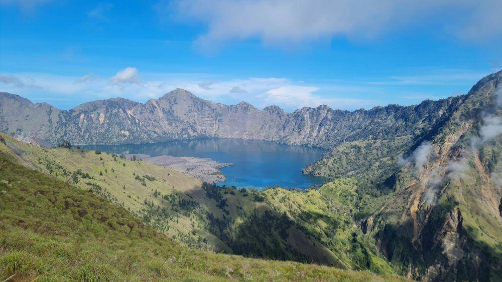 potret Gunung Rinjani, Lombok (unsplash.com/attentiom)