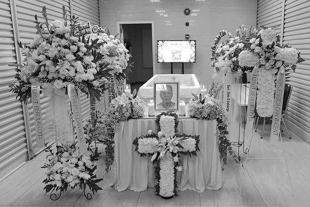 potret suasana pilu di rumah duka persemayaman ayah Jessica Iskandar (Instagram.com/inijedar)