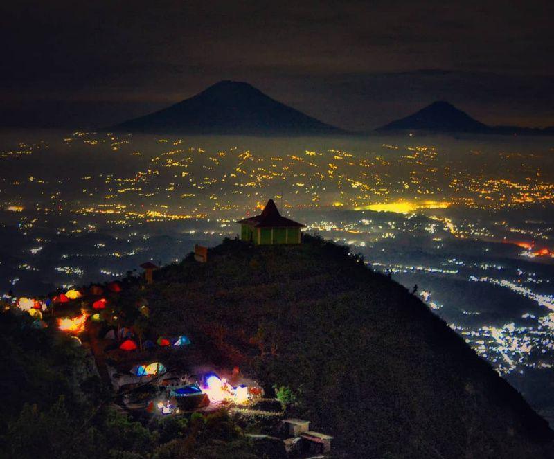5 Gunung yang Bisa Didaki untuk Rayakan Tahun Baru 2025, Seru!