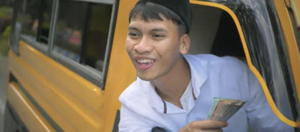 Usai Film Negeri Para Ketua, Billy Luncurkan Lagu 'Siapa Dia'