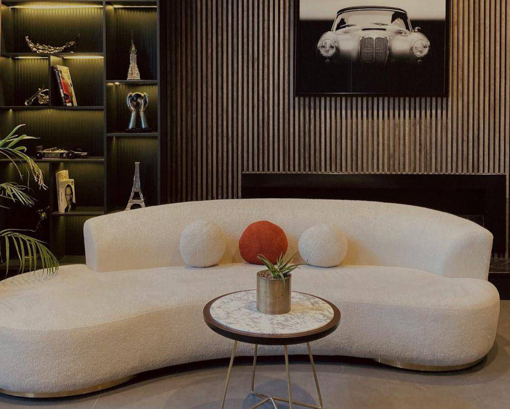 ilustrasi sofa melengkung yang nyaman (pexels.com/hatice)