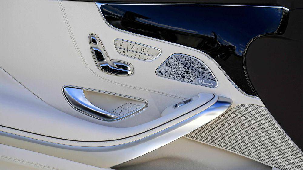 ilustrasi power window pada mobil (pexels.com/Mike Bird)