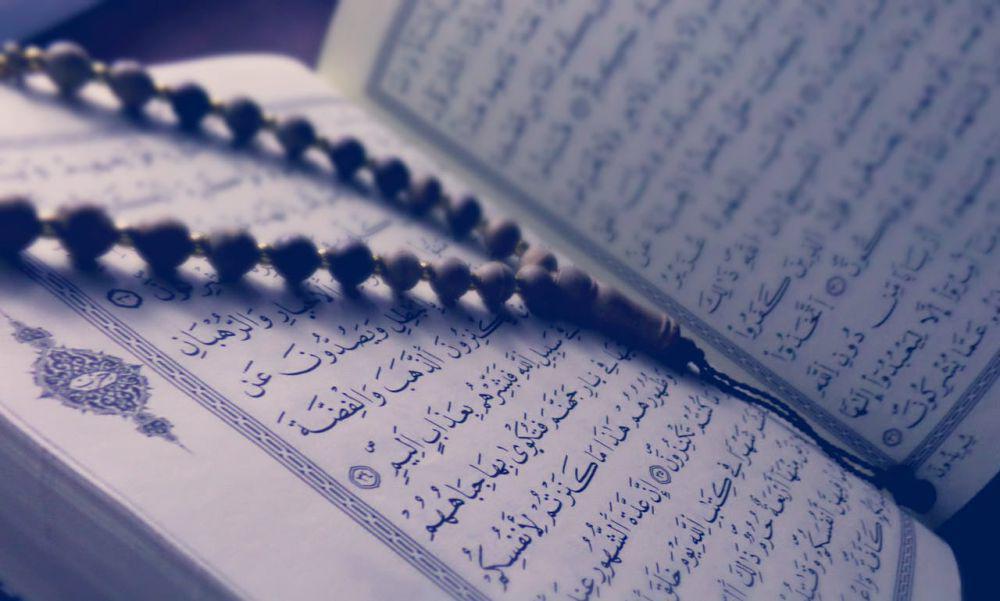 Hukum Tajwid Alif Lam Qomariah, Lengkap dengan Contohnya
