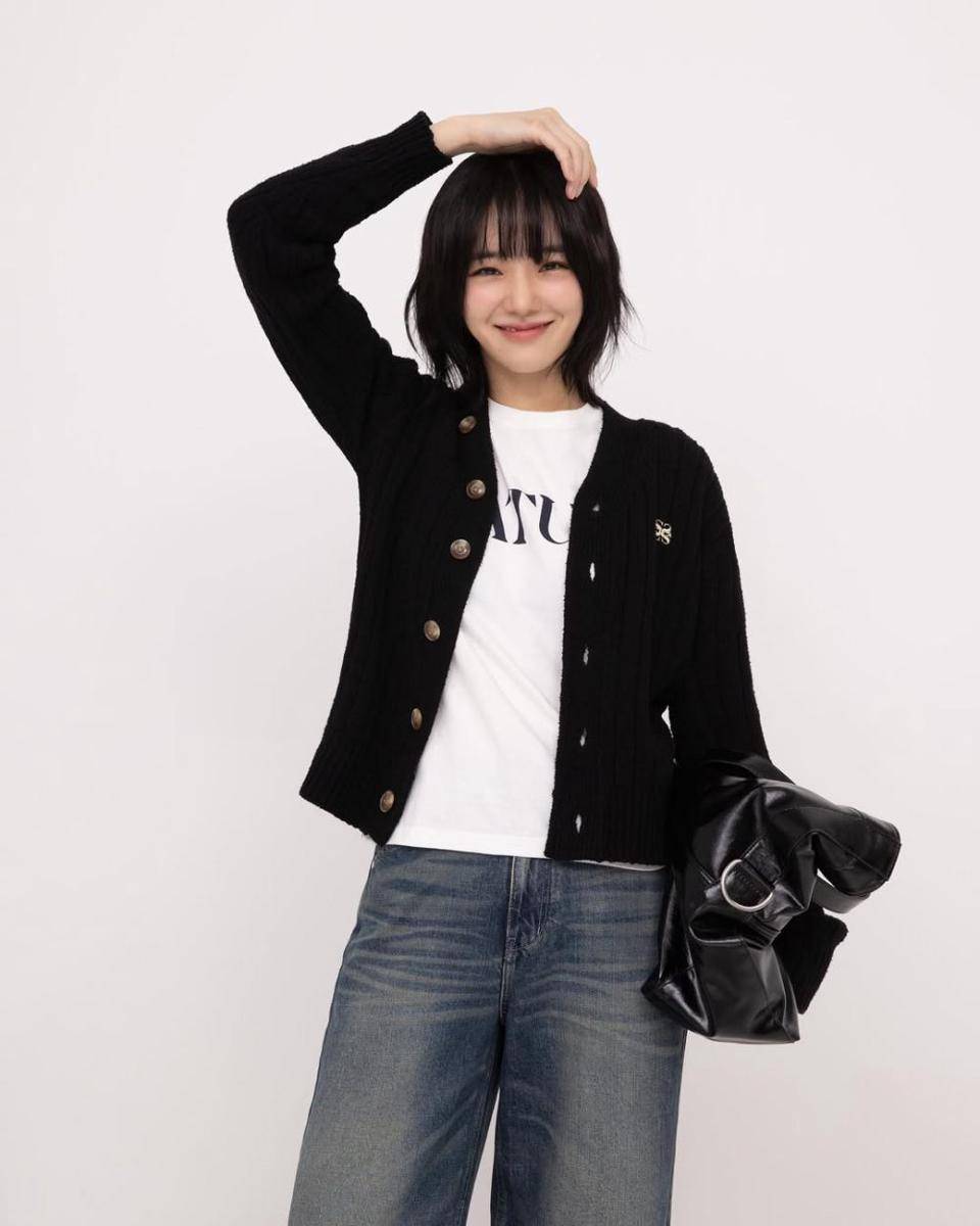 mix and match ala Park Gyu Young (instagram.com/@lavieenbluu)