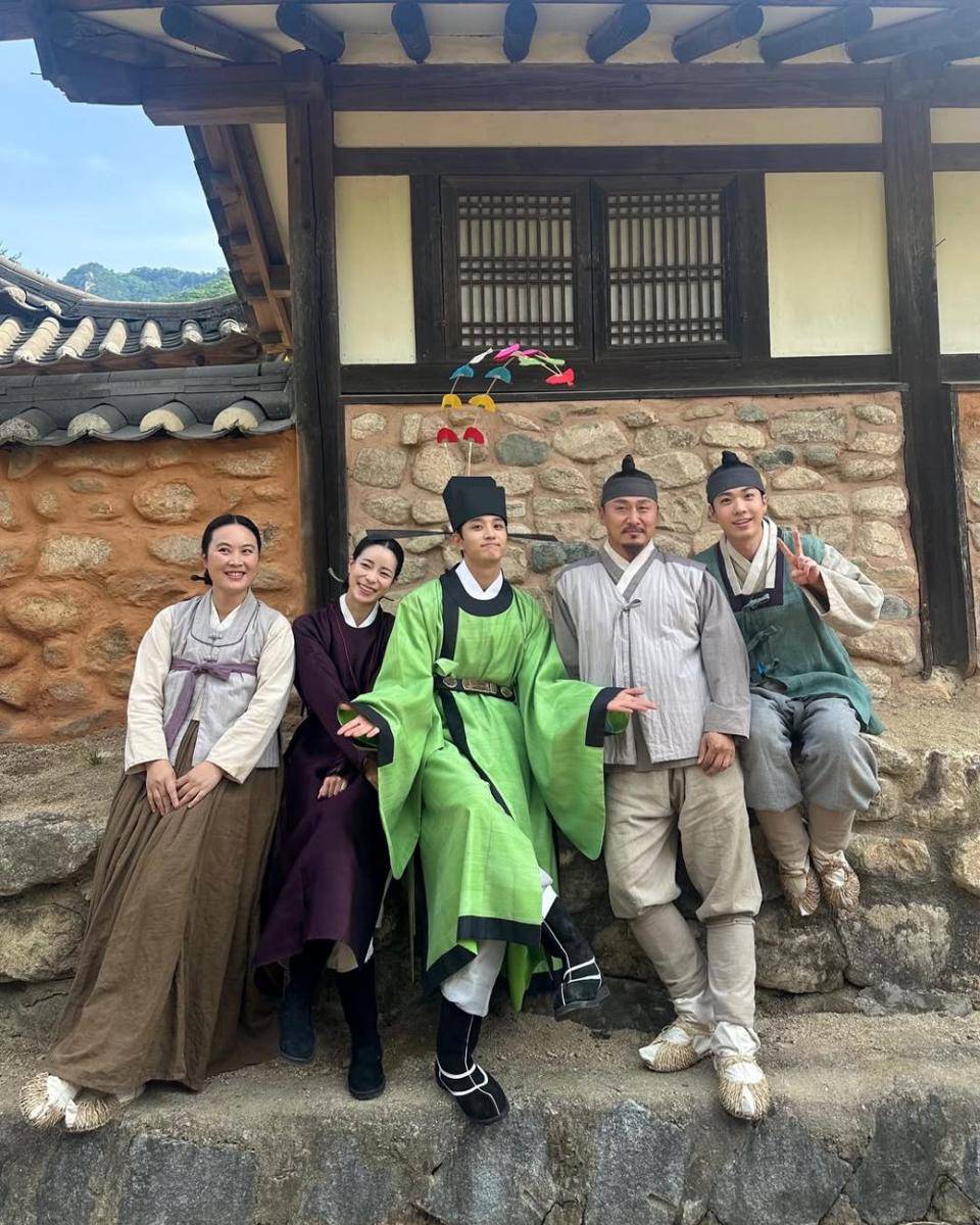 pemeran The Tale of Lady Ok dibalik layar (instagram.com/rlawodnjs_)