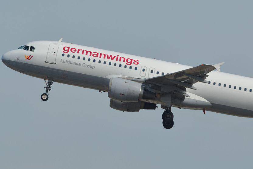 Pesawat Germanwings saat lepas landas dari Bandara Barcelona sebelum pesawat ini jatuh di Pegunungan Alpen Prancis. (commons.wikimedia.org/SEBASTIEN MORTIER)