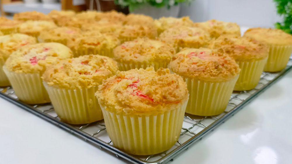 Resep Strawberry Crumb Mini Cake, Lezat untuk Teman Ngopi