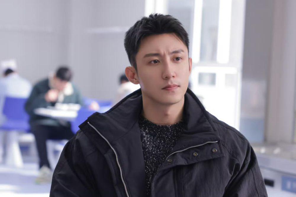 Biodata dan Profil Johnny Huang, Aktor Drama China Love Song in Winter