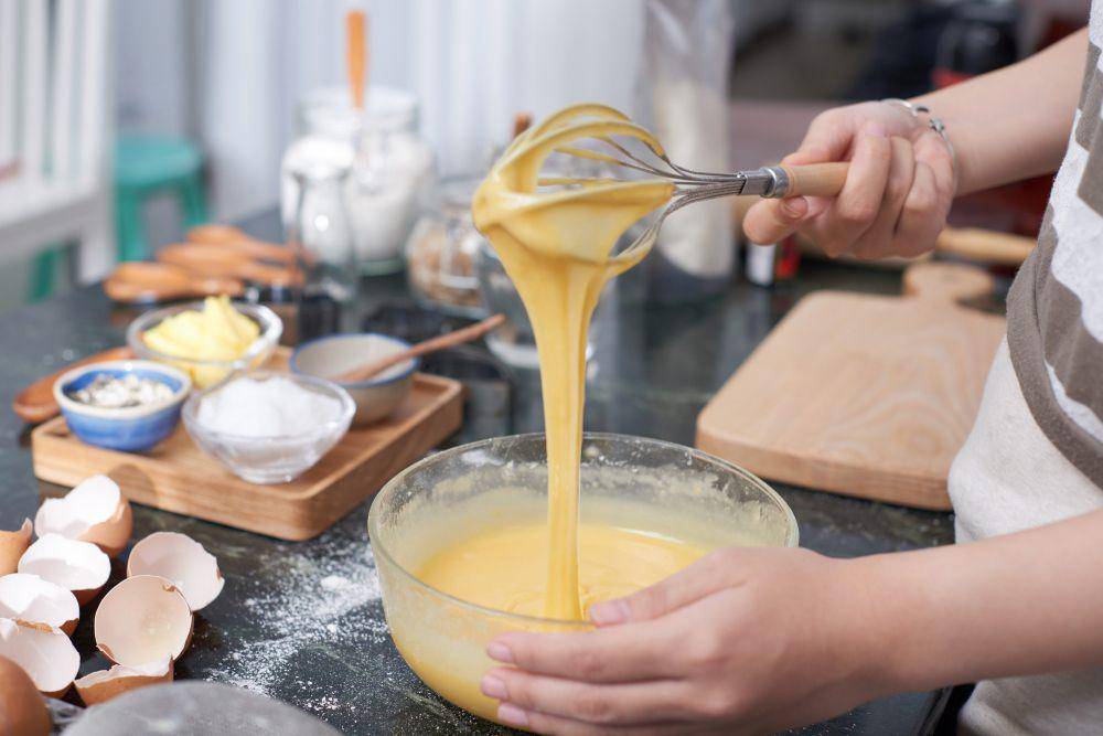 ilustrasi membuat custard (freepik.com/pressfoto)